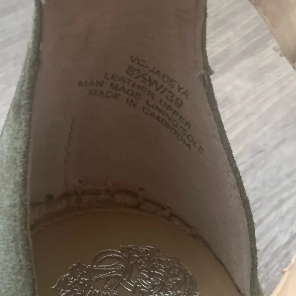Vince Camuto nwot one